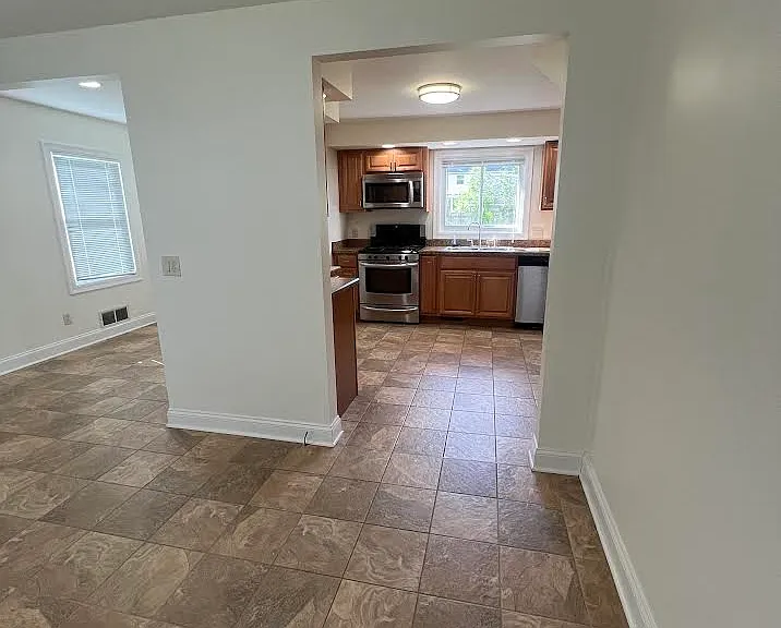 155 Lattimore Rd — Photo 5