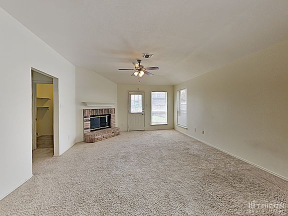 3rd image of 2030 Picadilly Blvd