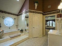 4th image of 3906 Woodstock Dr