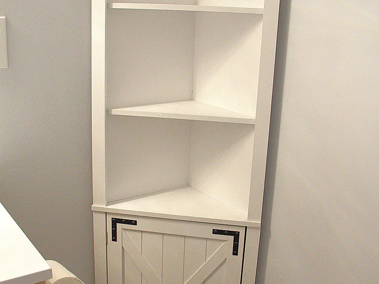 Storage cabinet