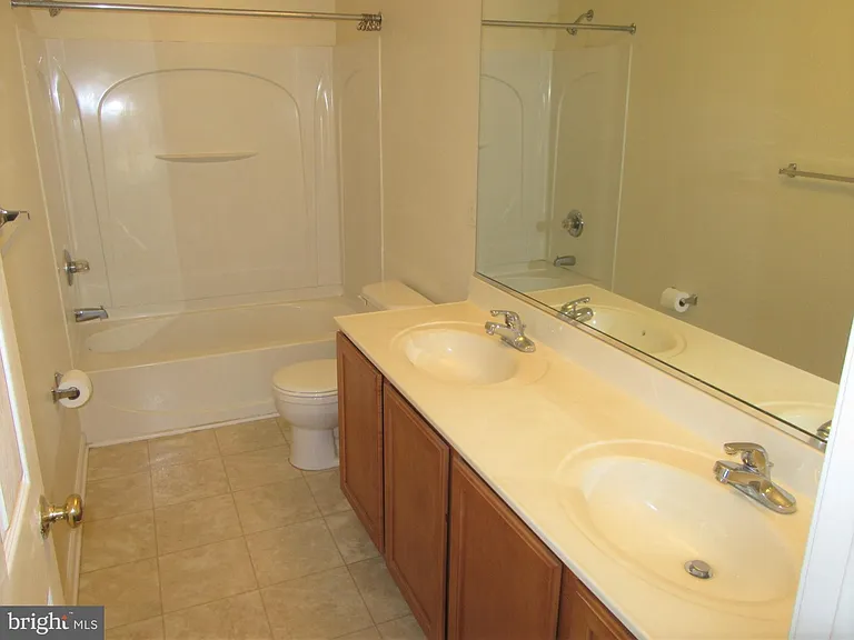 181 Gillespie Ave — Photo 11