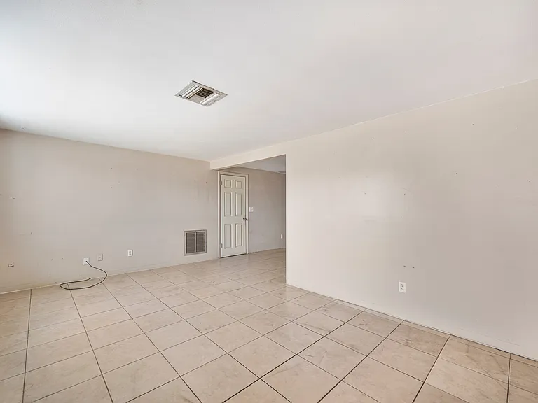 4719 Blossom Dr — Photo 6