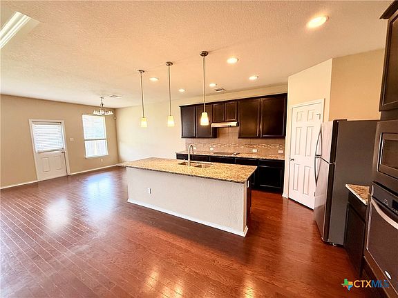 2nd image of 1223 Daffodil Dr