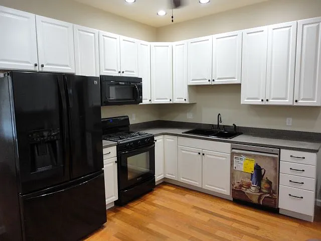 3 bed, 1.5 bath, $1,600 — Photo 3