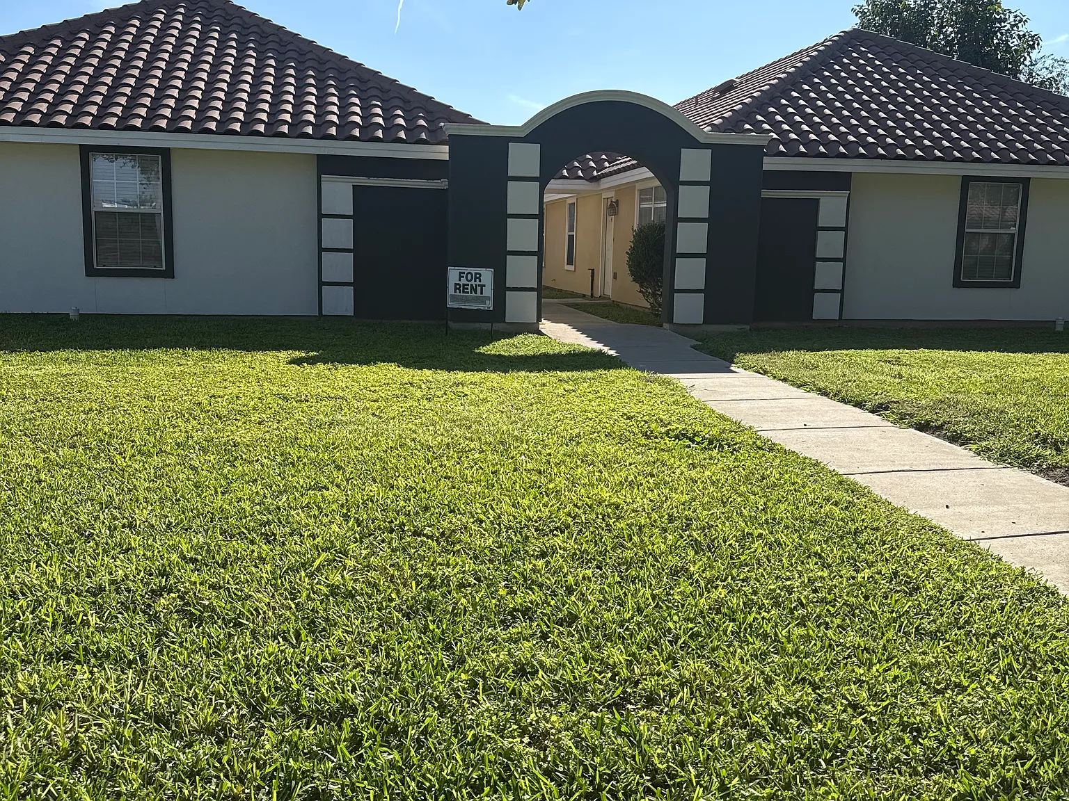 2 bed, 1048 sqft, $1,000 — Photo 2