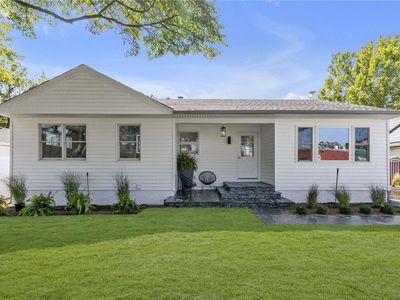 647 Seabury Avenue, Franklin Square, NY, 11010