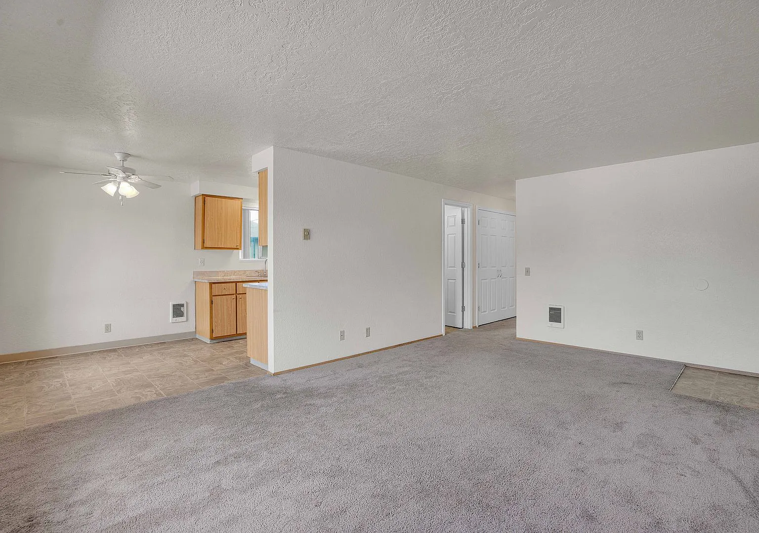 Carlton Square Apartments — Photo 2