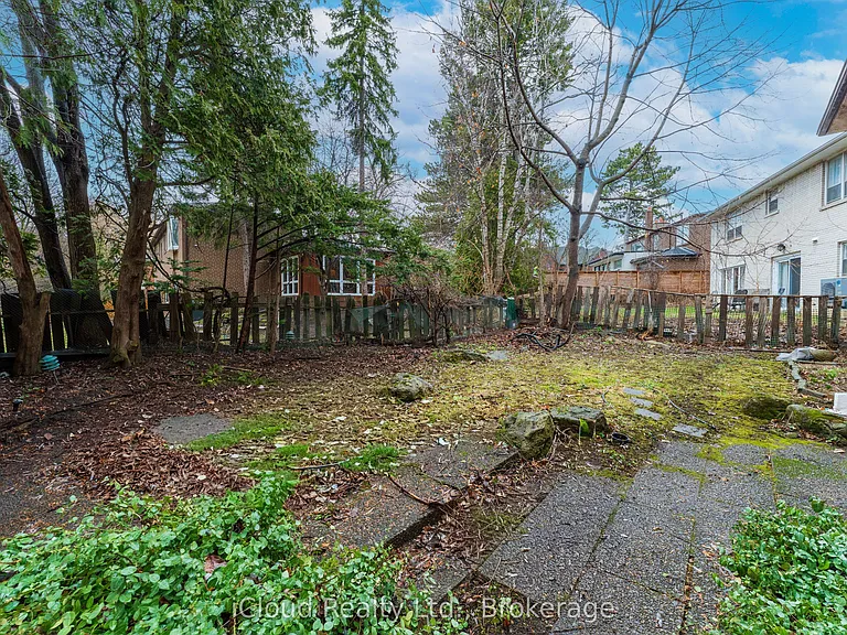 52 Montressor Dr — Photo 3
