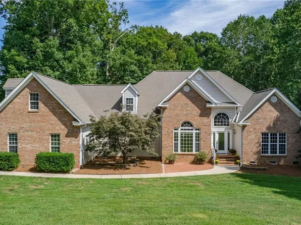 7608 Wilson Farm Rd, Summerfield, NC 27358