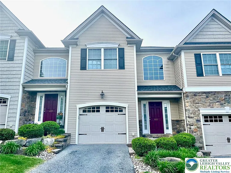 1621 Finches Garden Rd — Photo 1