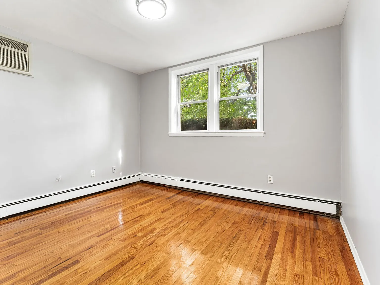 137 West Jersey Street — Photo 2