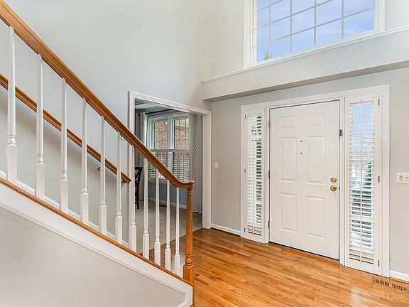 3rd image of 889 Miamiridge Dr