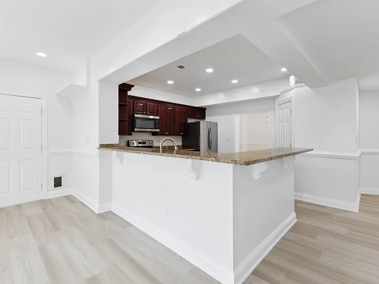 10828 Miller Rd — Photo 27