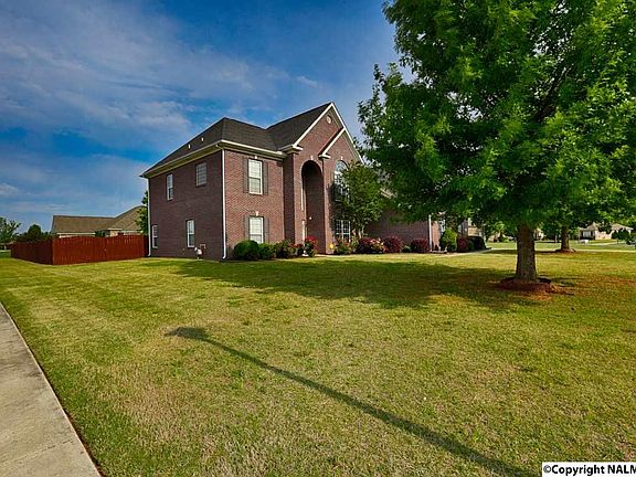 2nd image of 310 Northlake Dr