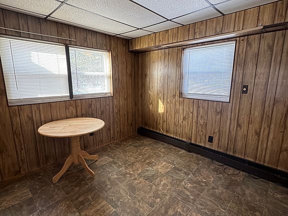 5th image of 403 Fraser Rd