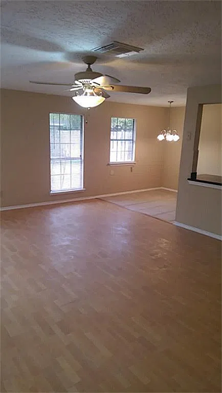 3 bed, 2.0 bath, 1454 sqft, $2,200 — Photo 2