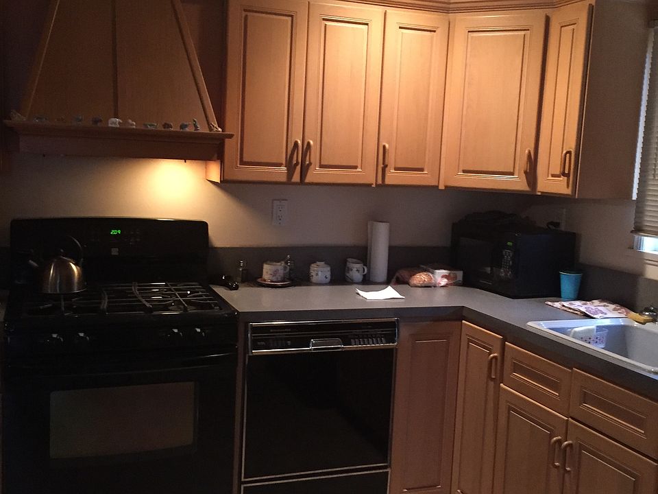 2nd image of 150 Holly Ave