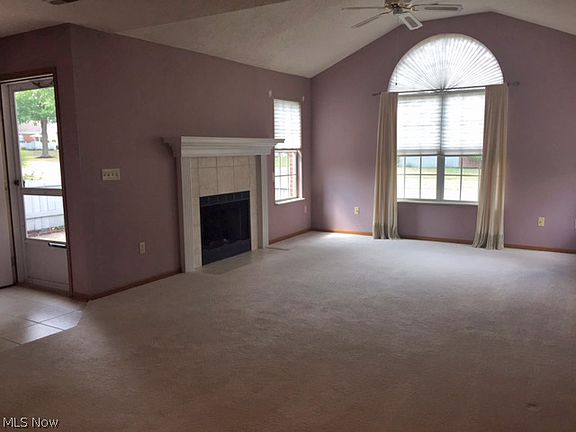 2nd image of 31 Stratford Green Dr APT 4