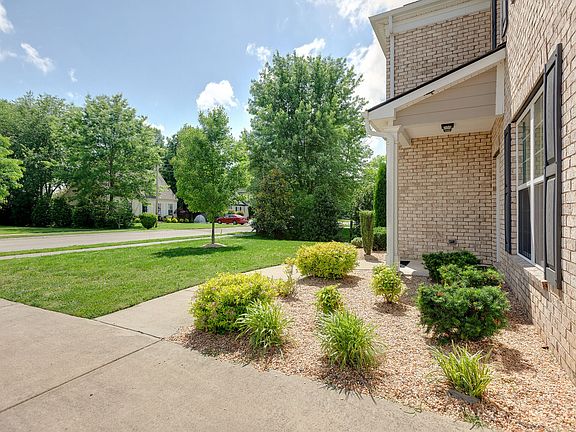 4th image of 2806 Kaye Dr