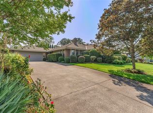 2950 Hollyburn Rdg, Medford, OR 97504