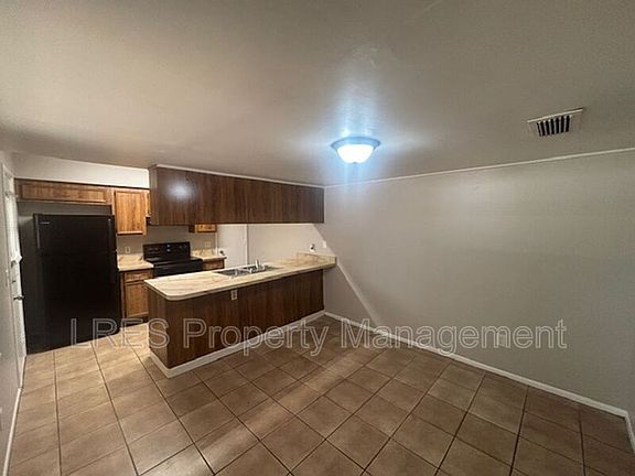 3rd image of 4638 Lighthouse Cir Unit 1