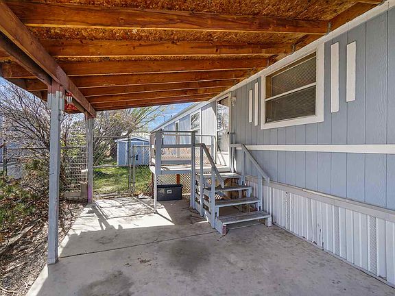 3rd image of 524 Holly Park Dr