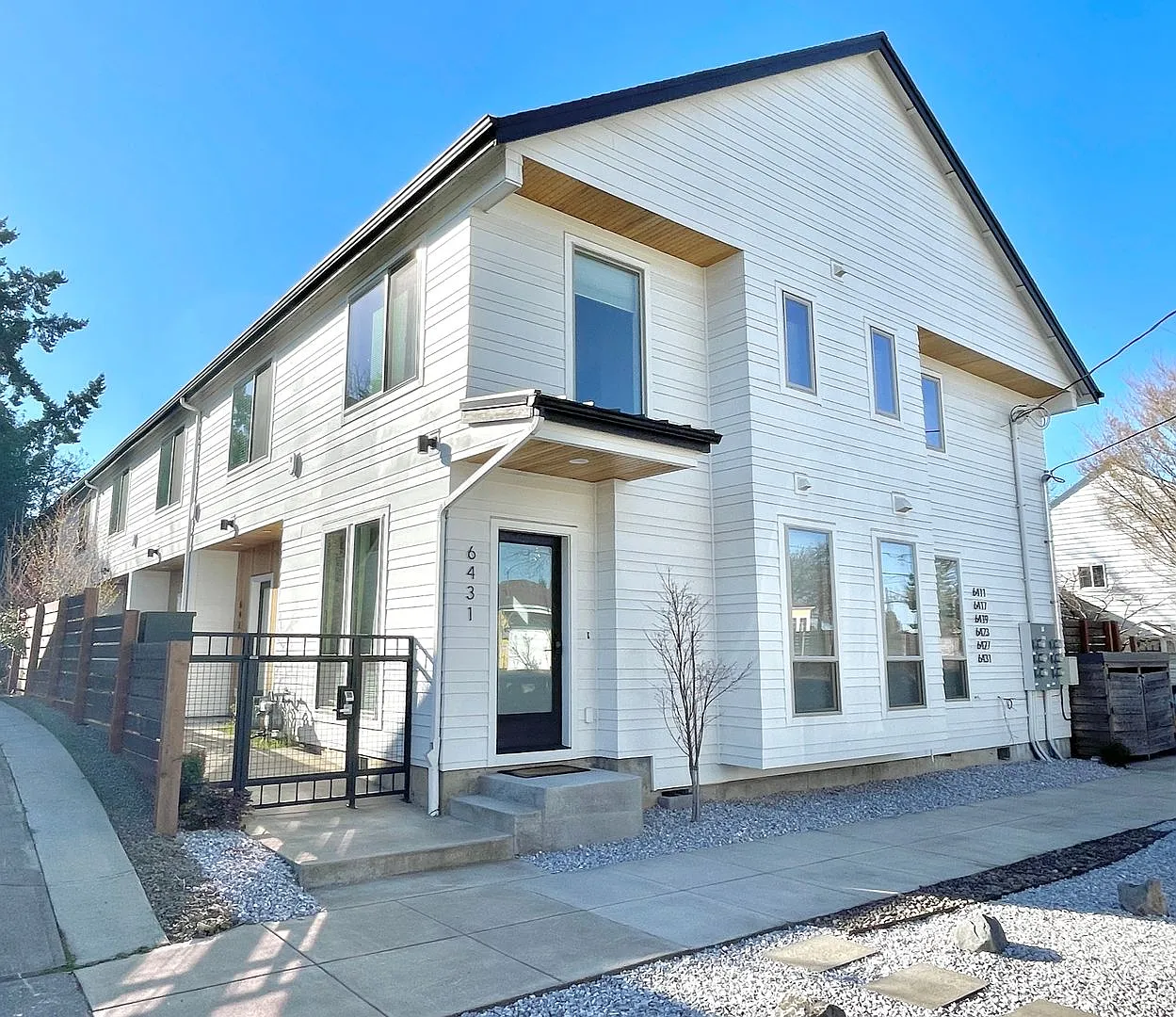 6431 N Montana Ave photo 1
