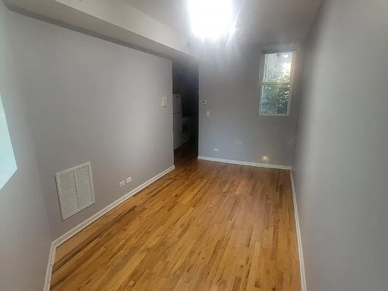 2848 N Christiana Ave — Photo 5