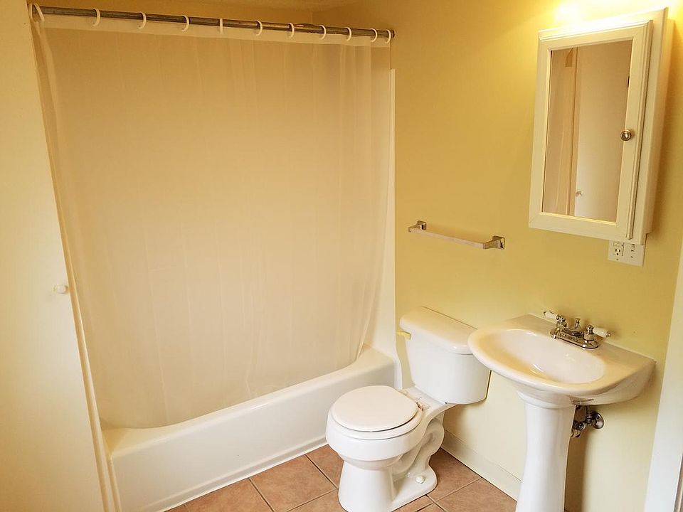 Upstairs Bath