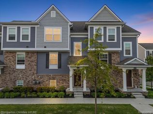 4953 Treeside Ln, Troy, MI