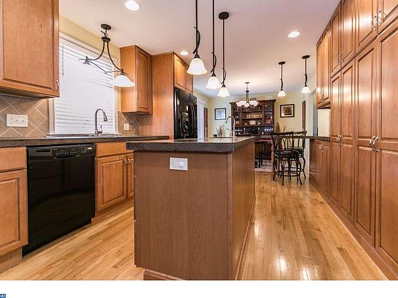 3rd image of 8 Lyells Ct