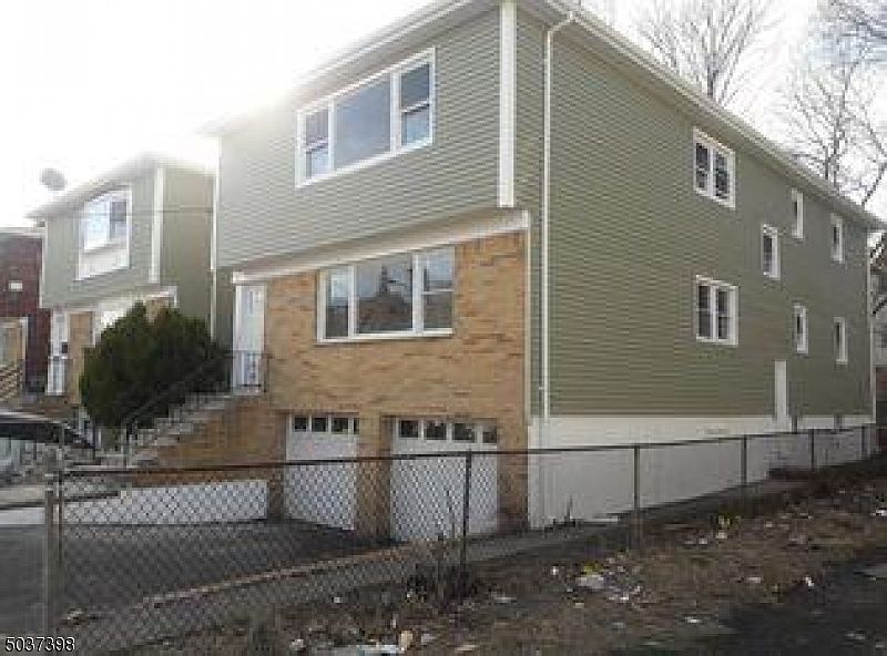 1st image of 25 Wilson Pl Floor 2