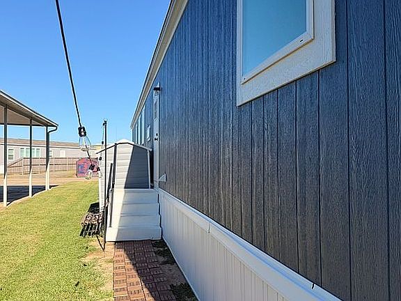 3rd image of 415 Morning Meadow Cir