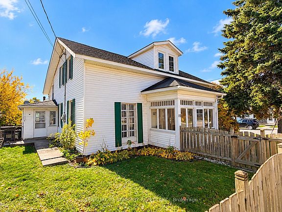 3rd image of 15 Strathcona St