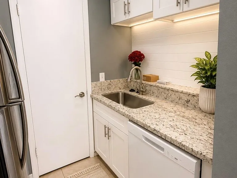 6111 Beverly Hill St #20 — Photo 5