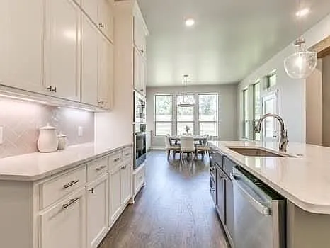18704 Neri Dr — Photo 3