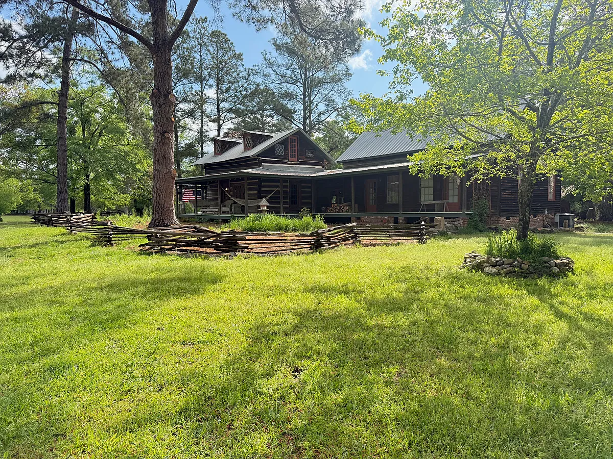 Building Photo - 131 Rader Rd