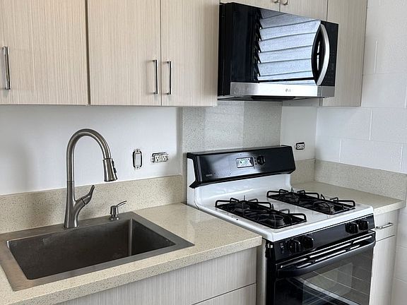 2nd image of 2630 Kapiolani Blvd APT 1804