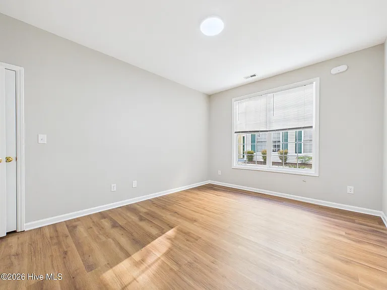 2111 Kudrow Ln — Photo 30