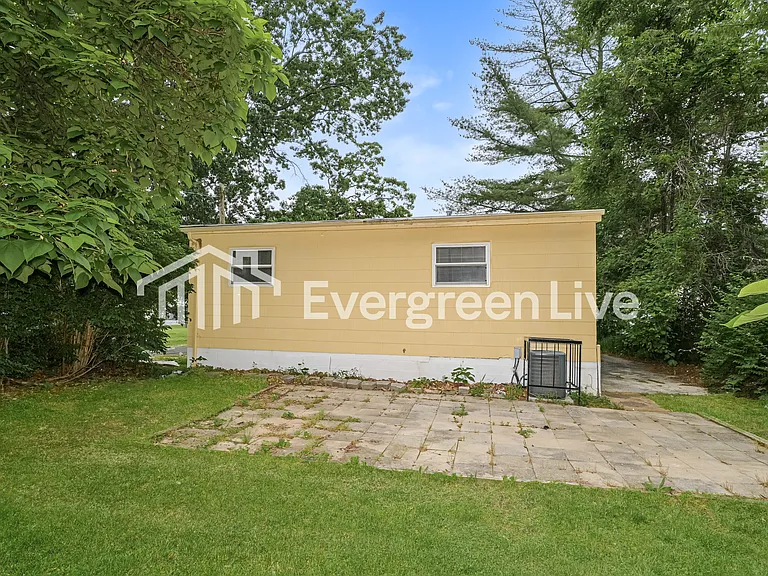 2210 Wallis Ave — Photo 15