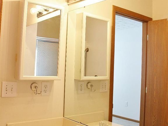 5th image of 5855 Eagle Creek Ct