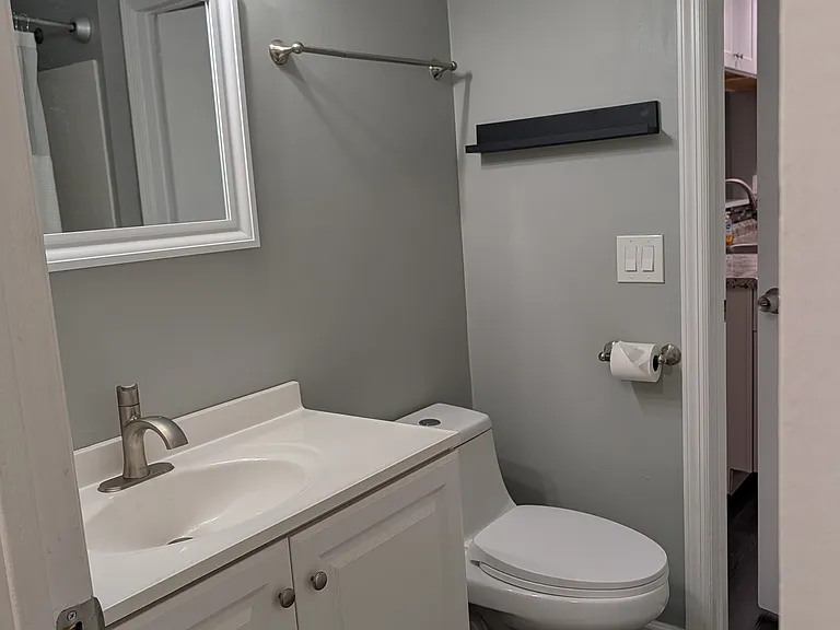 42 Norwich Pl — Photo 13