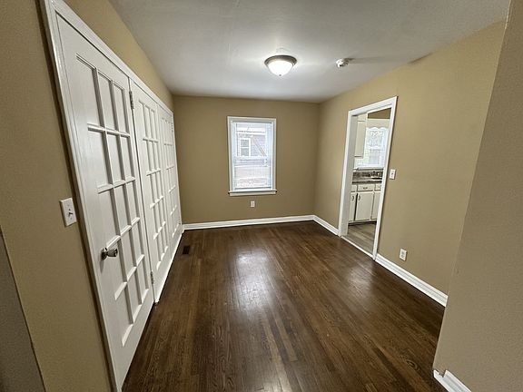 3rd image of 940 Meadowbrook Dr
