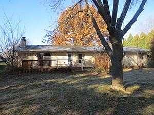 3rd image of 2046 Villanova Dr