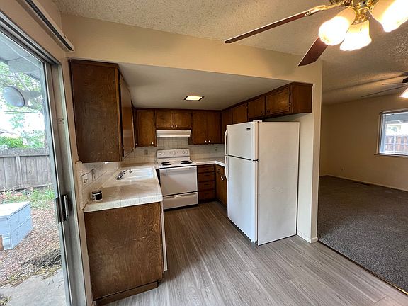5th image of 3216 Godman Ave #B