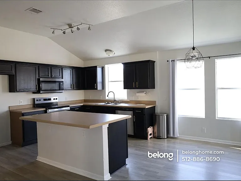 4800 Fort Moultrie Ln — Photo 7
