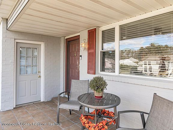 3rd image of 1 Kirkwood Ct