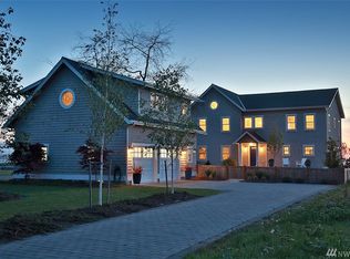 7470 Maxwelton Rd, Clinton, WA 98236