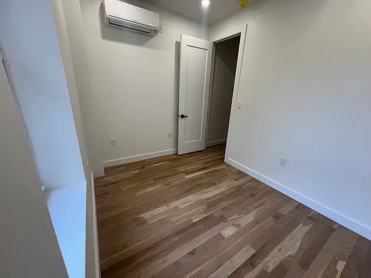 Rented by Manhattan Realty Group | media 10