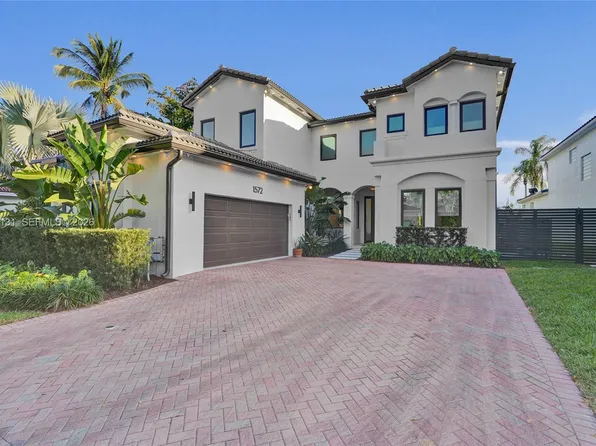 1572 NE 194th St, Miami, FL 33179